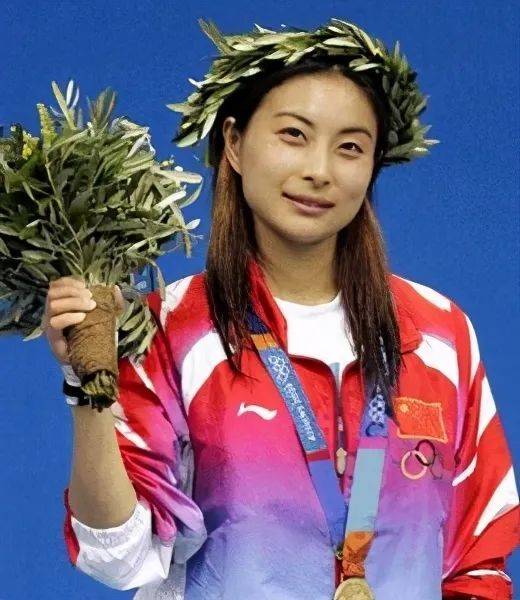 豪门阔太郭晶晶不再低调!