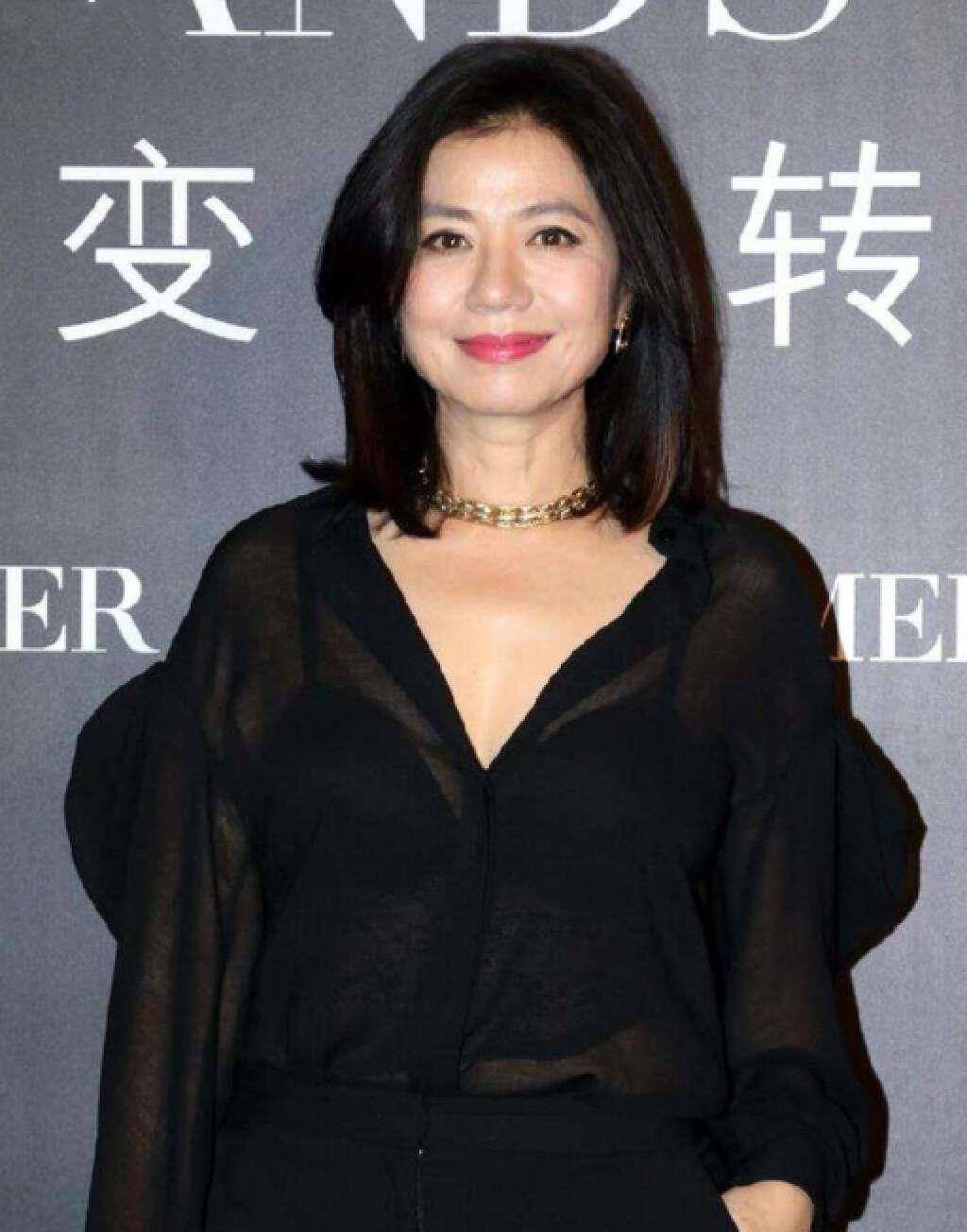 看了钟楚红的打扮,我悟了:大鼻子提升颜值,做好这3点就能变美_因为