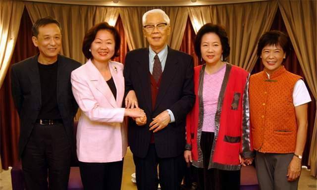 柏杨:在妻子生下女儿后转身离开,晚年儿孙成群却只能流落街头_倪明华