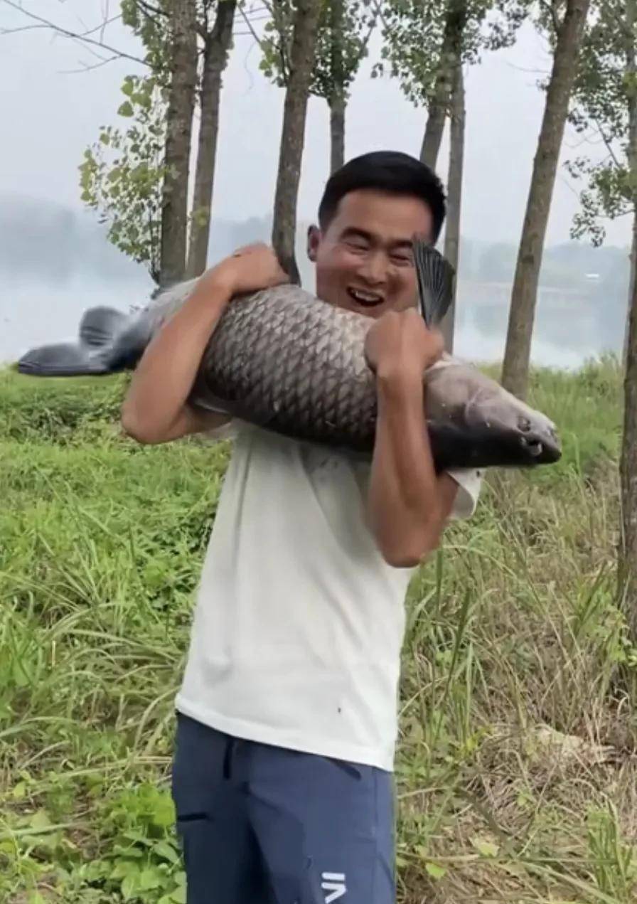 一分钟回顾化氏小惠的自媒体成名之路_视频_钓友_战队