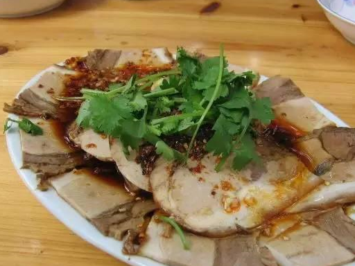 中国八大菜系为什么没有东北菜？南方人：可能是不够精致