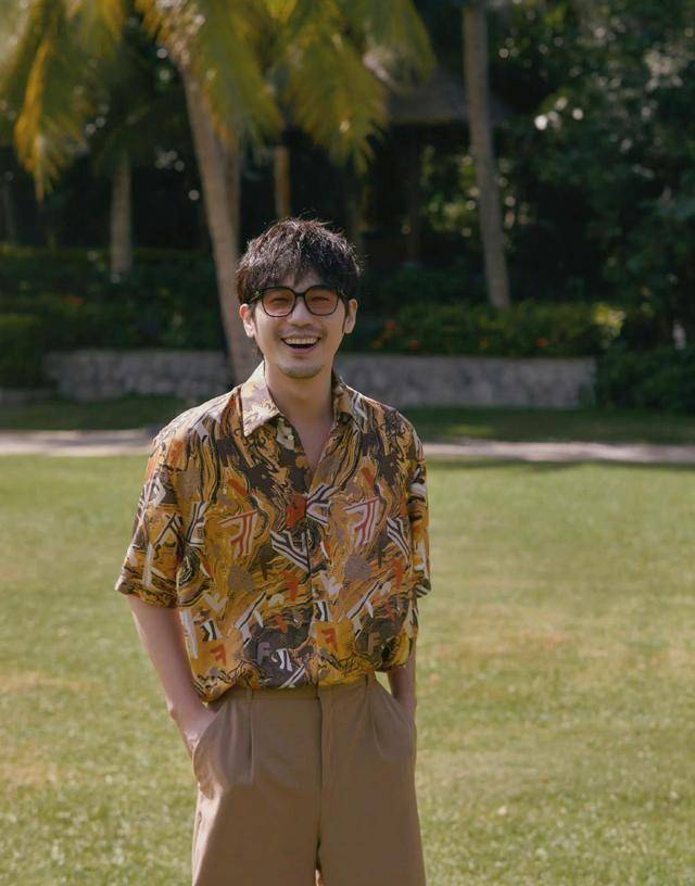 杨洋李现蔡徐坤白敬亭邓伦龚俊赵又廷等你爱谁_西装_穿着