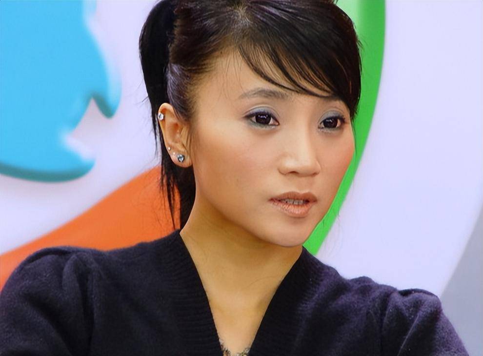 朱桦:父亲去世她还在台上表演,照顾患病母亲多年,如今依旧单身_工作