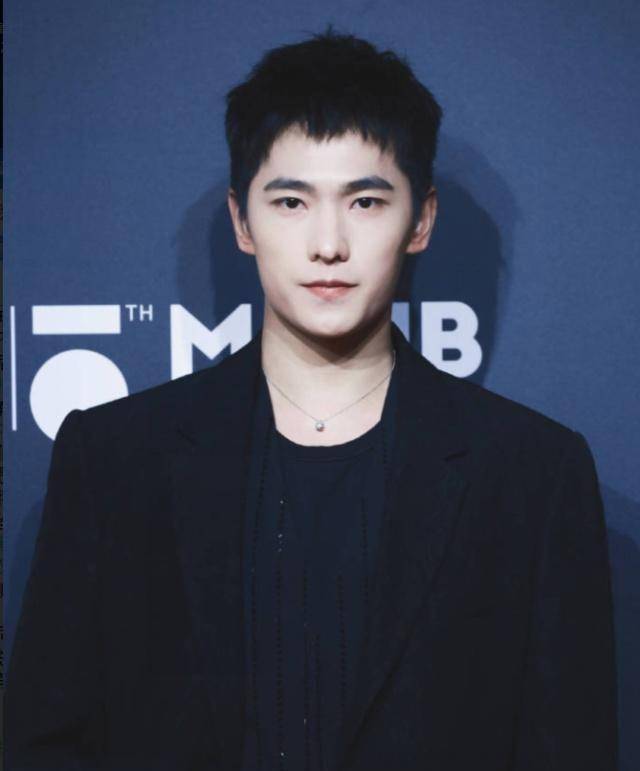 杨洋新发型"军人"体现得淋漓尽致_网友_造型_美女