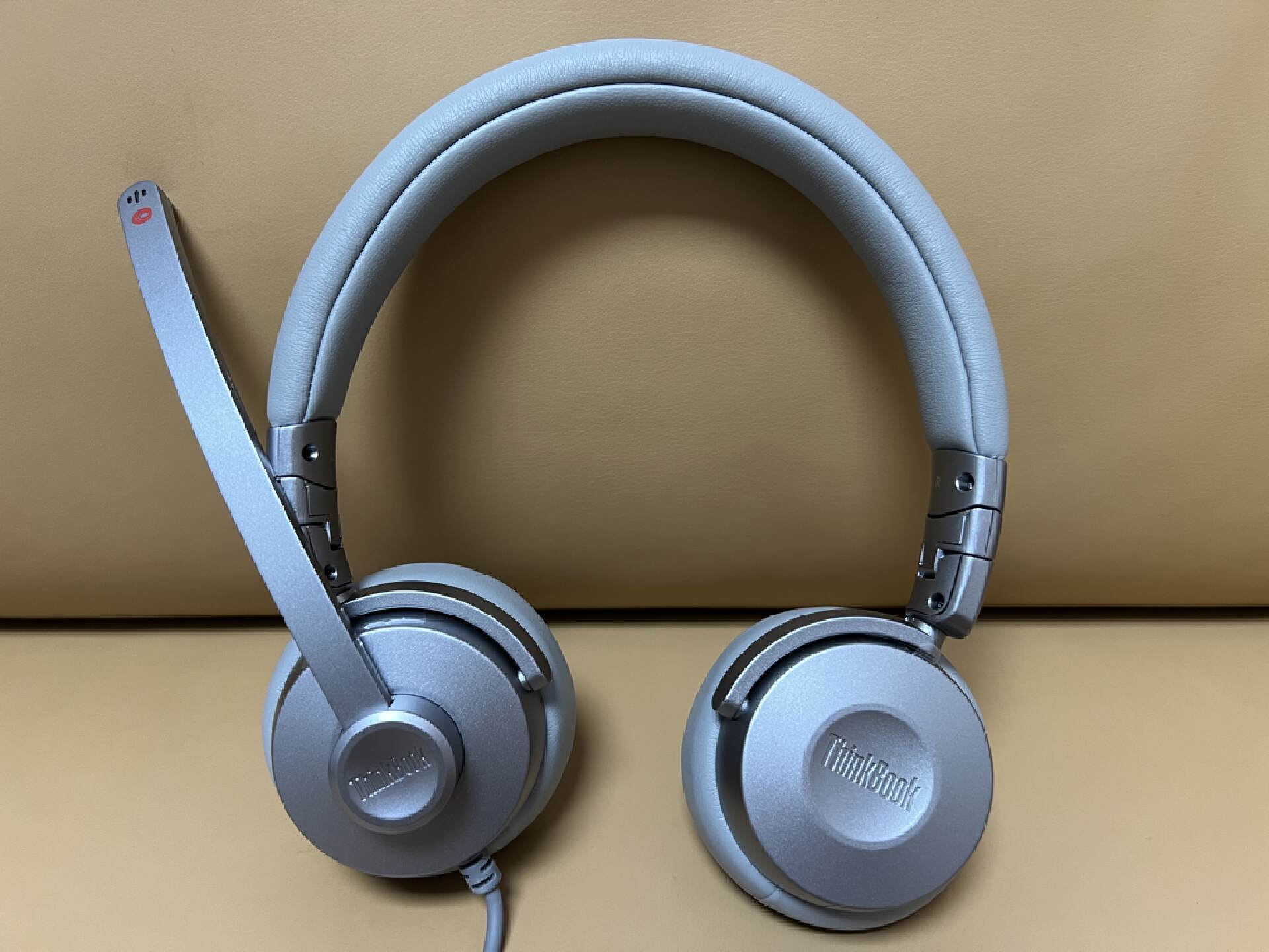 朴实无华,简单实用,thinkbook环境降噪会议耳机enc80_音乐_设计_包装