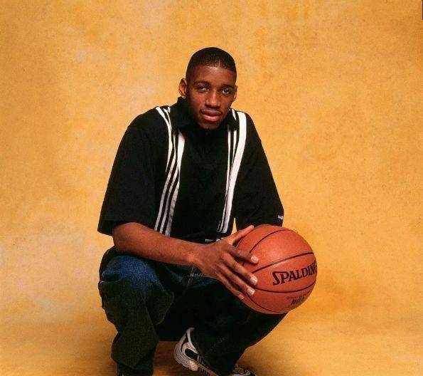 98年的麦迪,南瓜头配上犀利的眼神,如果时光逆转,我从未怕输!