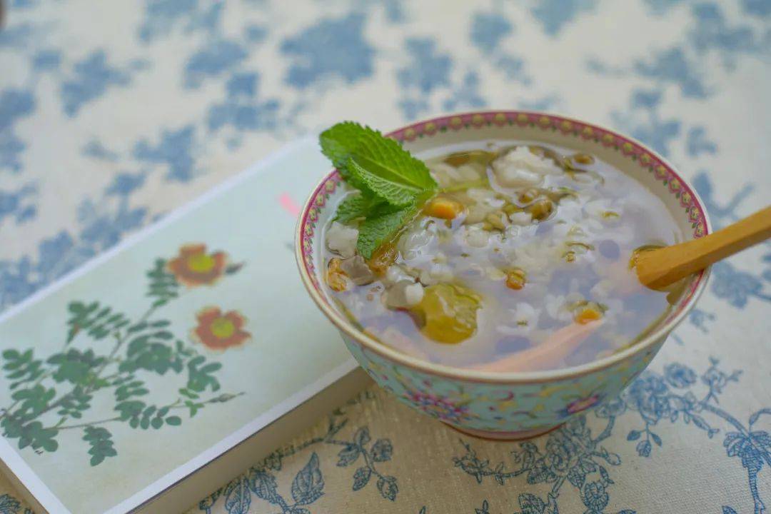 苏式绿豆汤,更适合苏州宝宝体质的夏天"快乐水"!_薄荷水_时候_饮品