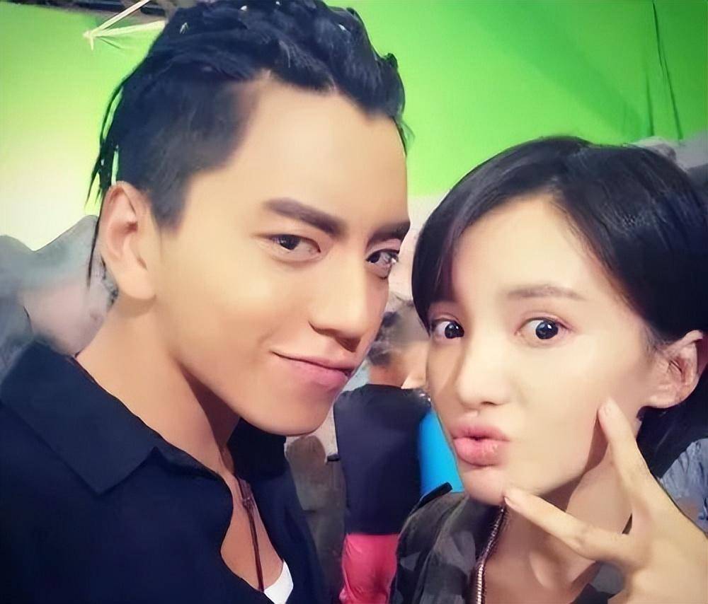 后来,金晨在拍摄《牧野诡事》时结识了王大陆.