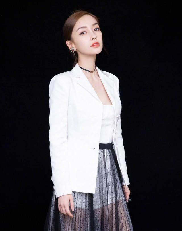 出席活动的杨颖总是很美,哪一款造型显她的气质呢?_baby_礼服_女人