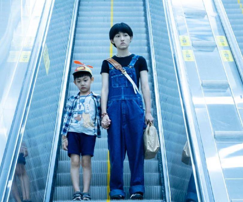 《我的姐姐》主题曲上线,官博晒王源剧照,新发色正脸曝光_电影_张子