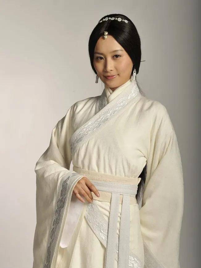出自:《风中奇缘》人物介绍:后宫宠妃外邦女子,善歌舞,长相绝色,媚而