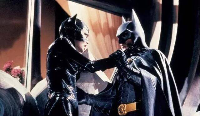 热情奔放的狂野招式,余味无穷,其与蝙蝠侠亦情亦仇的复杂关系