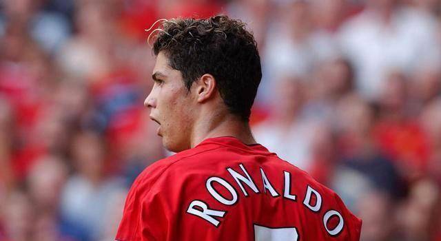 费迪南德:03年c罗确实把曼联后卫折磨得要吸氧!_奥谢_弗格森_故事