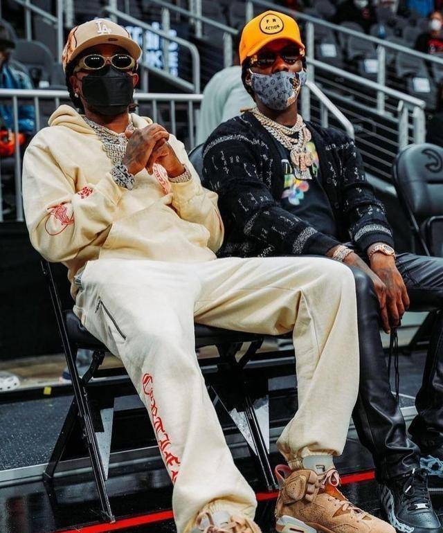 倒钩 闪电没等来,travisscott又对airmax1下手了_的设计_kanye_理念