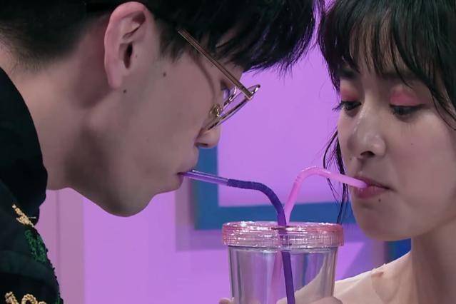 费启鸣一打开任务卡,心跳就跳到143,看到沈月的眼线网友不满了_什么