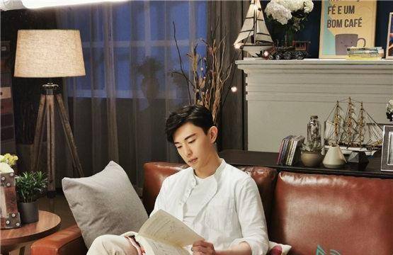 邓伦在线撒玻璃渣,轻虐感情线令人心疼_邵芃橙_机场_表情