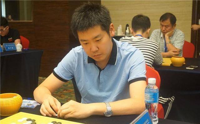 鲍云收到法院传票,造谣魏坤琳者摁手印道歉_商标_教育_麦戈文