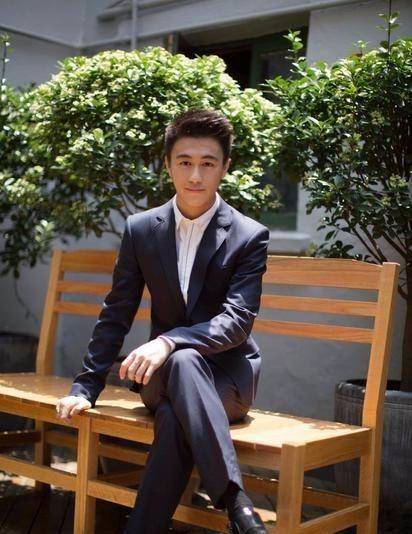 这才像个富二代的样子_何猷君_数学_创业