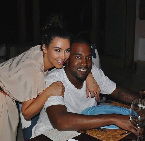 39岁金卡戴珊的选择,宁分居也不和丈夫侃爷离婚,与爱情无关_夫妇_婚姻