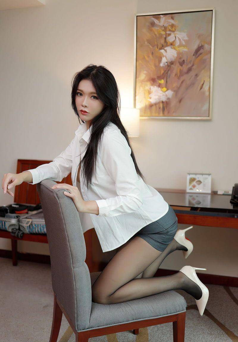 时尚秘书办公室照片我好像在哪里见过,但我不记得了_自然_工作_穿着