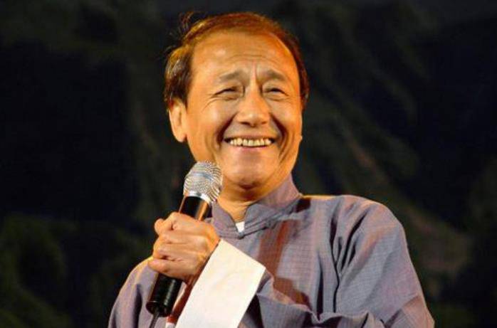 地方著名相声演员离世,财产与遗体捐出,生前收下100位洋徒弟!