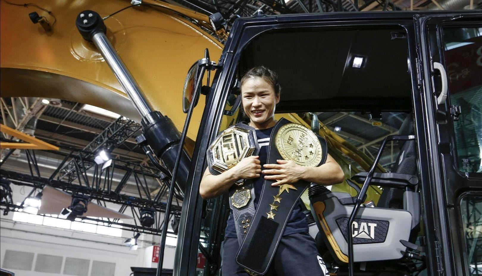 被称为女版"李景亮",ufc中国首位冠军,职业生涯仅一负_张伟丽_比赛