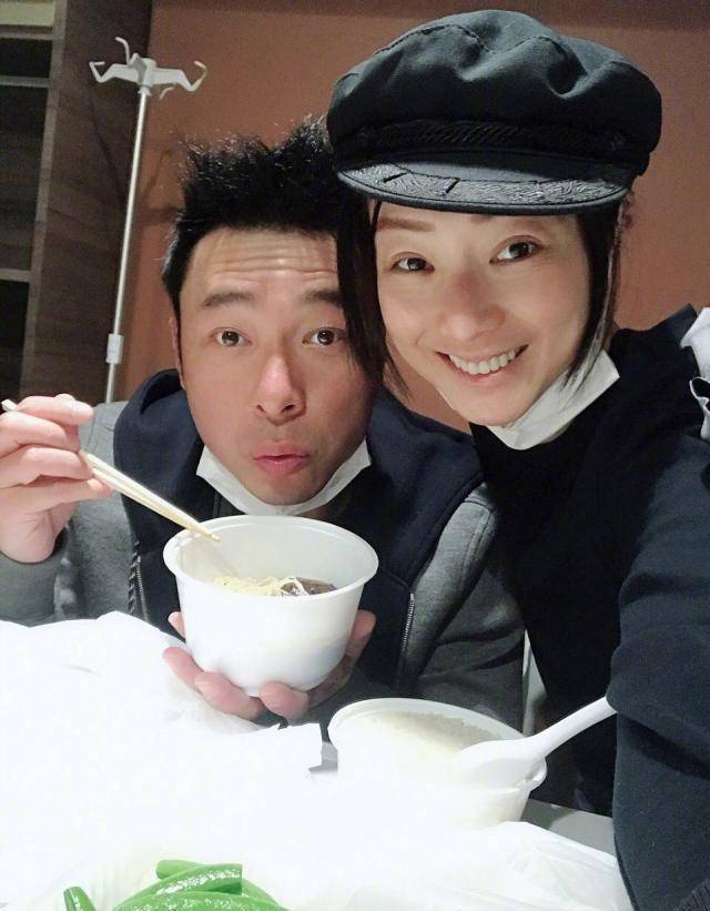 郑秀文许志安甜蜜下午茶,两人有说有笑感情好_黄心颖_香港_美国