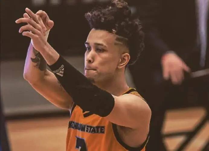 阿迪力-库尔班:人气越高,被要求的也会越高,打铁还需自身硬