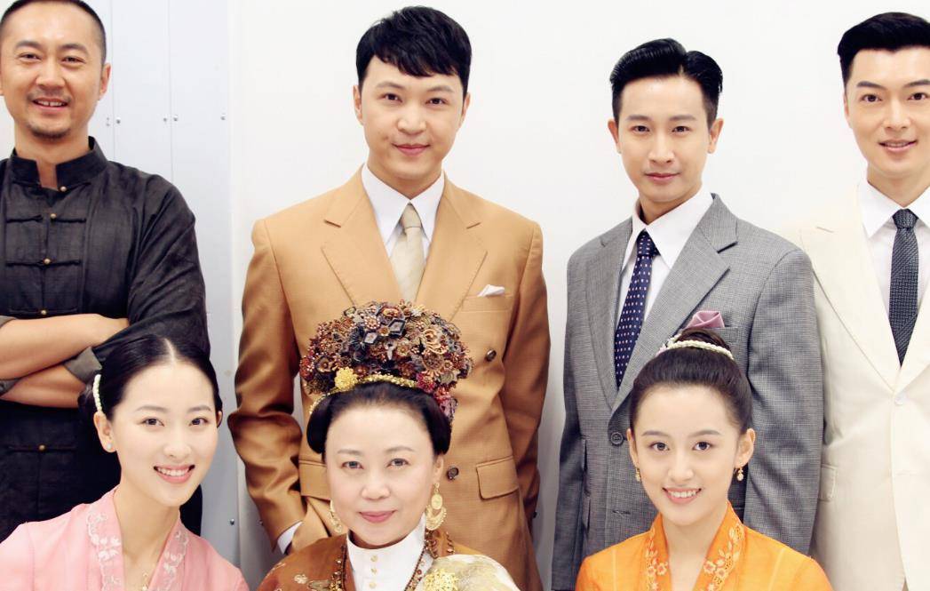 《小娘惹》三位男主结局,陈锡收获爱情,查理张罪有应得_电视剧_黄金城