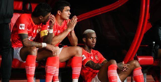 广州王朝彻底粉碎,中超八冠王时代结束_归化_保利尼奥_球员