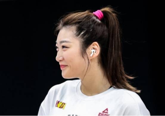 更新动态一句话惹争议,丈夫陪同逛游乐园_赵蕾_生活_照片