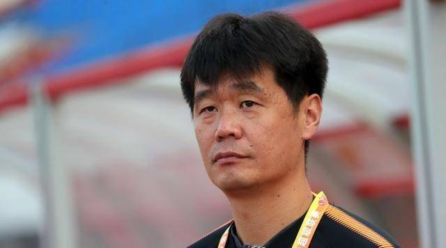 李霄鹏武汉卓尔前景分析,如不改自己弱点,中途辞职将会再次重现_比赛