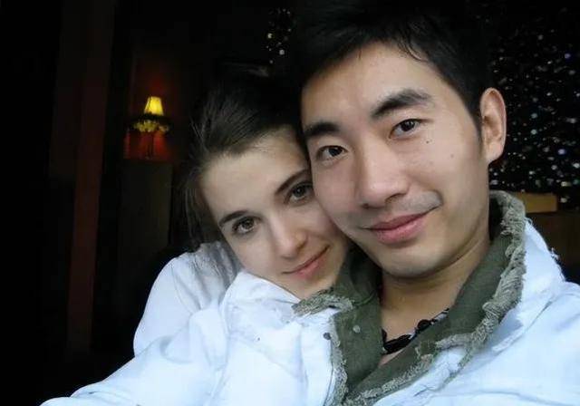 电视外籍主持人金小鱼:跨国恋充满坎坷,如今36岁仍是单身一人_中国