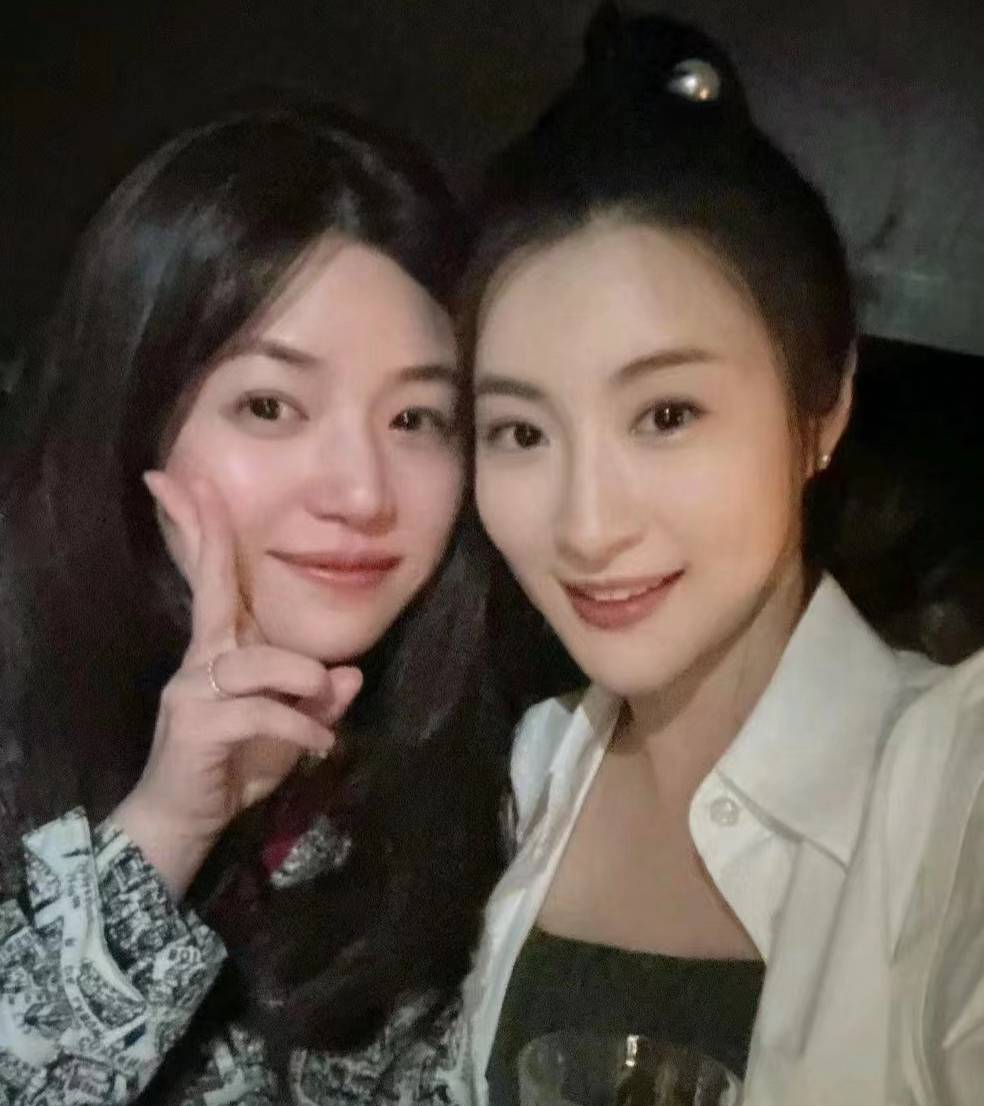 陈妍希到港旅游,吴君如陈可辛等大咖接待,容祖儿林夏薇抽空陪伴