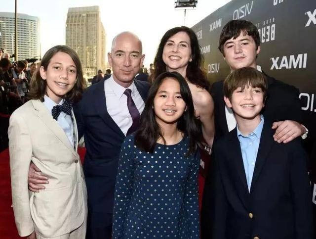 夫妇收养,如今养父是世界首富,可继承千亿家产_贝佐斯_小姑娘_生活