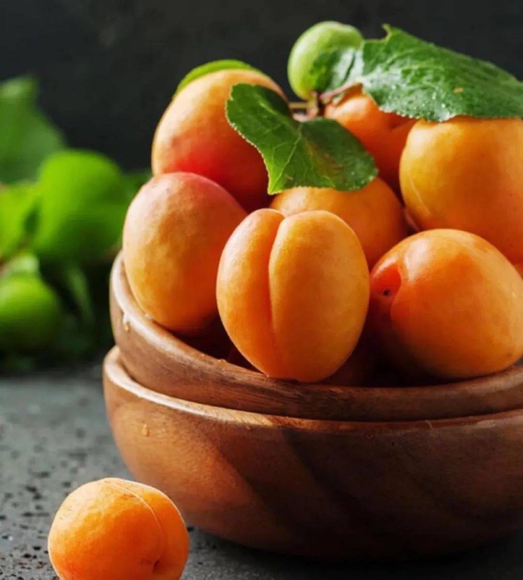 7月必吃的10种应季解暑水果,遇到别手软!吃时大有讲究_桃子_葡萄_龙眼