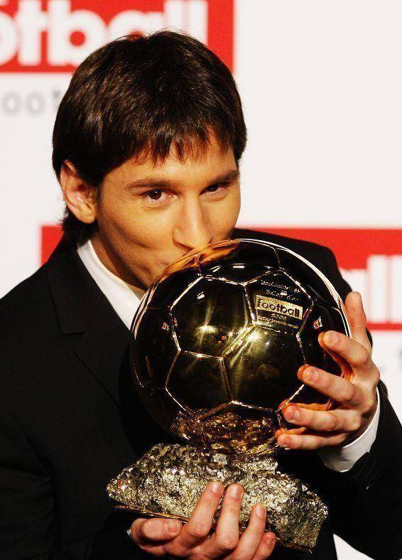 梅西金球奖第一期:09年无情碾压,把"历史最佳一二三"c罗拉下马_获奖