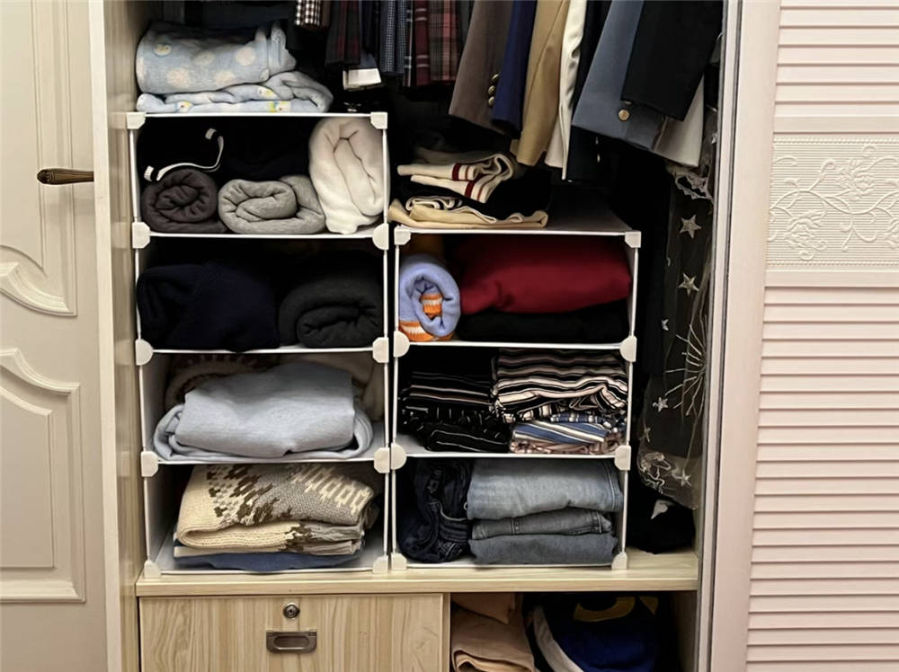 而导致的杂乱问题,那么从柜子着手,将高柜格一分为二是个不错的选择