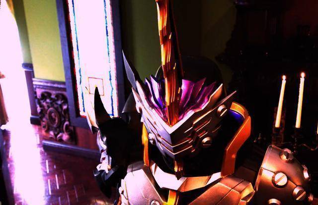 假面骑士saber第2话解读憨憨二骑科普世界观教主骑剑法_怪人_伦太郎