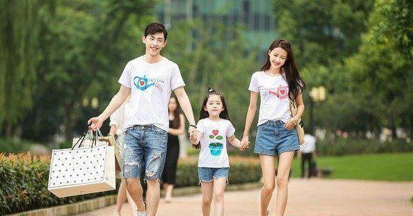 这部剧是由周晓鹏执导,孙怡,邓伦,吴优,代超,刘敏涛,李智楠,潘仪君