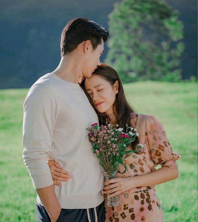 官宣恋情后首露面,玄彬自称很满意现状,脸上全是幸福笑容_孙艺珍_韩娱