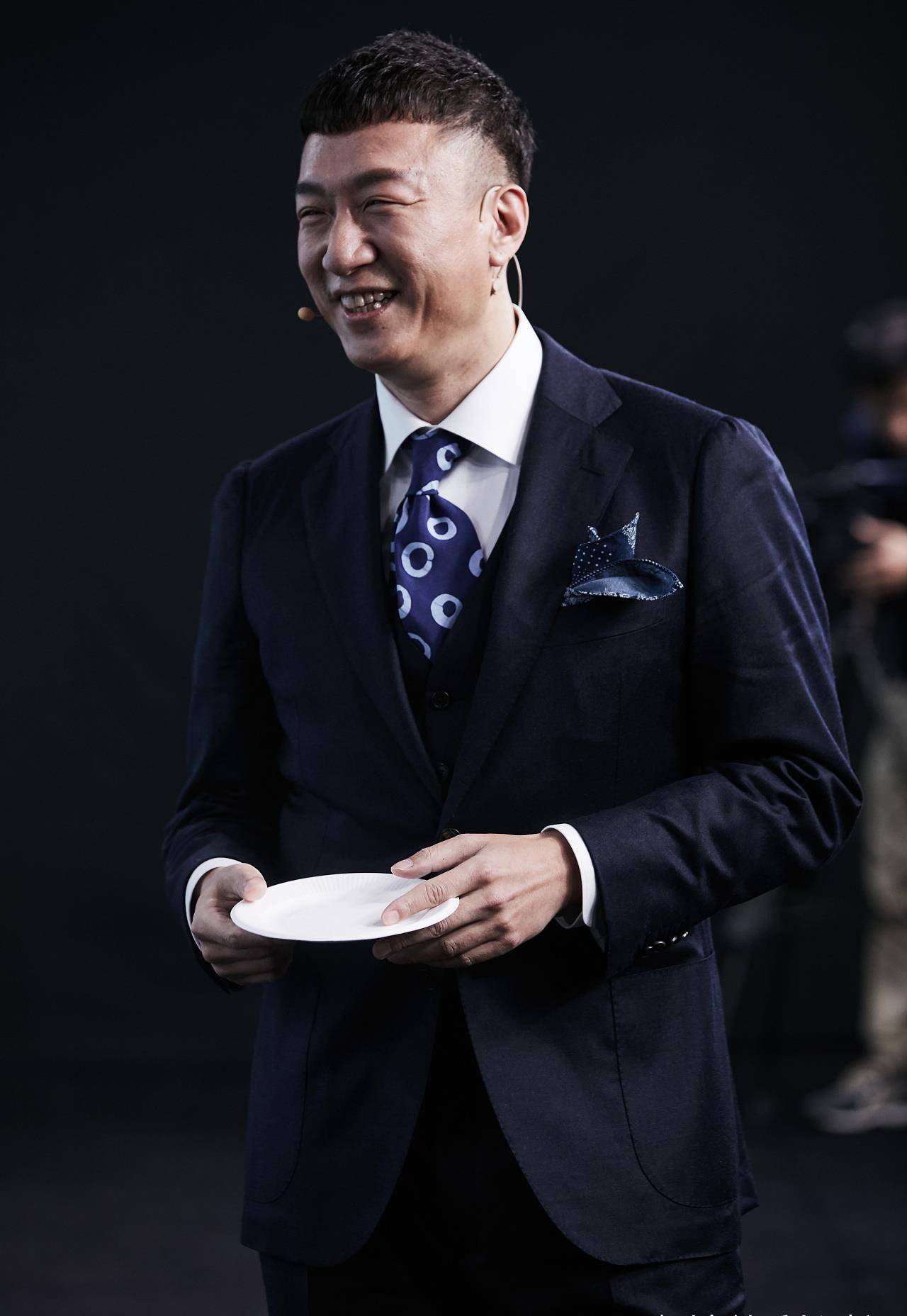 孙红雷感谢恩师张艺谋超感人,暴瘦似鲜肉,曾经为考学暴瘦36斤_电影