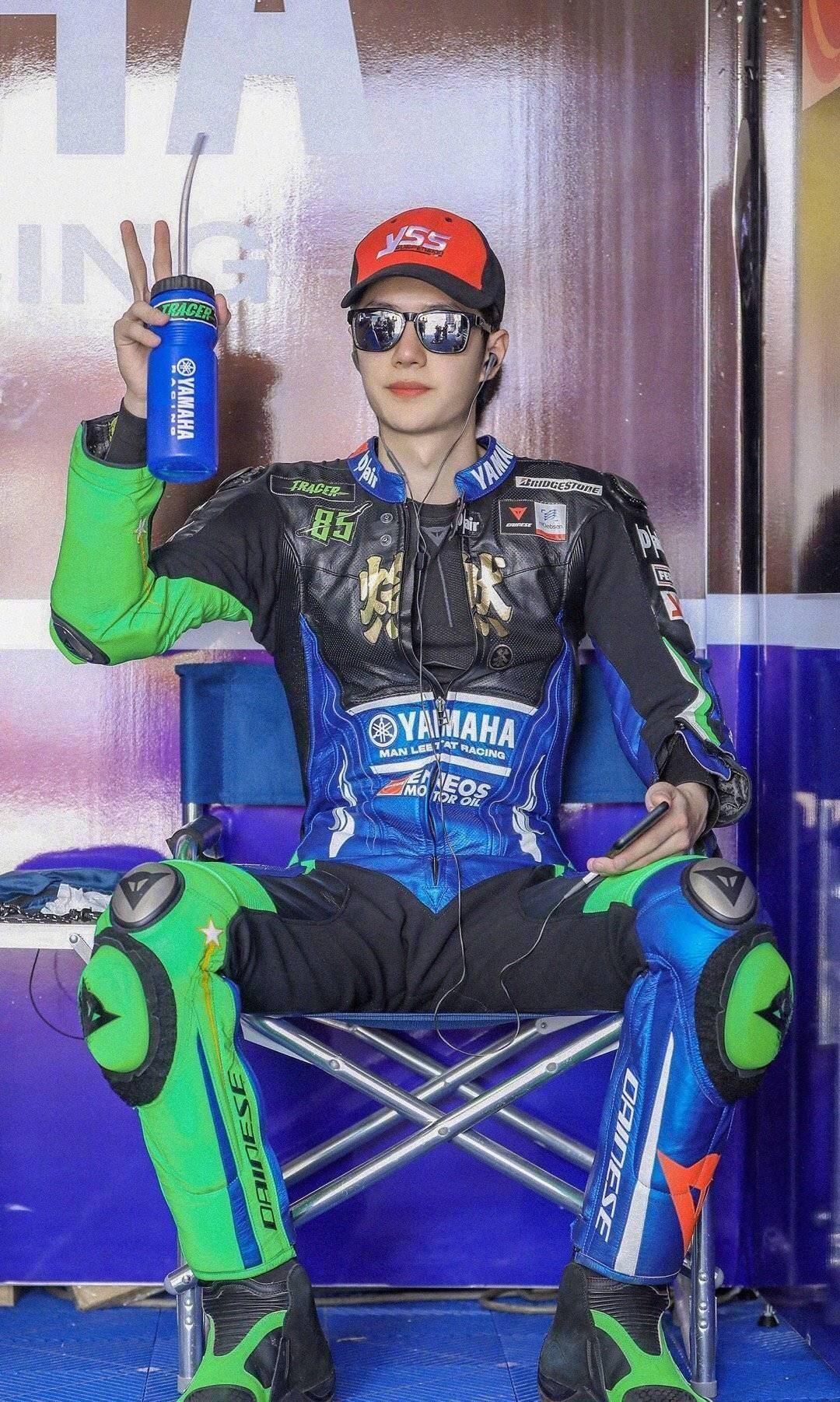 王一博将参加珠海zic摩托车赛_比赛_因为_时候