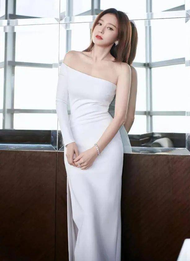 秦岚与初恋甜瓜!_工作_关晓彤_职场