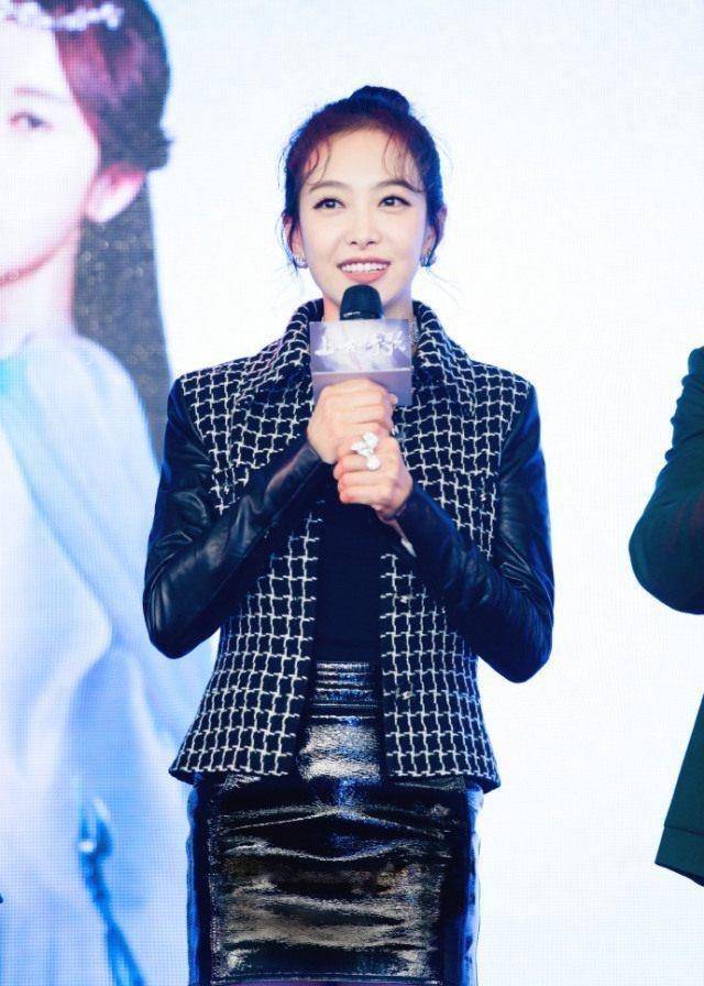 宋茜黑裙亮相不慎尴尬崴脚_感觉_时尚_黑色