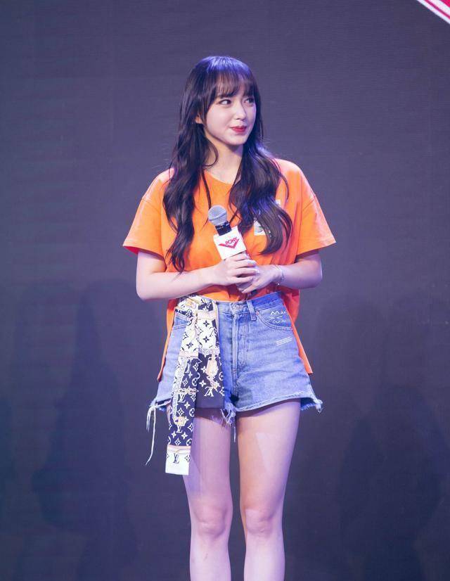 有"蜜大腿"的程潇表示不服!网友:喜欢她_运动_因为_线条