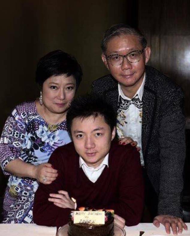 家住20亿豪宅,却直言:希望爱情不含物质_生活_钟江海_人们