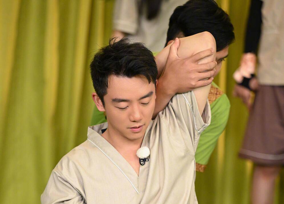 范丞丞,谢谢你让《跑男》封神,也让观众看到angelababy的高情商_节目