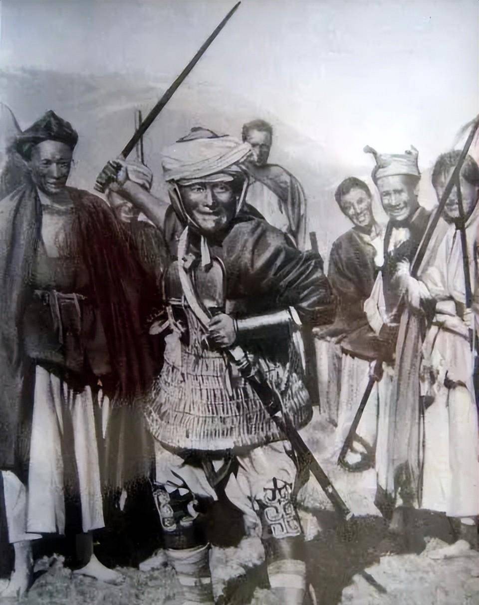 石达开兵陷大渡河绝境时 ,为何将二百彝族向导屠杀再向清军投诚?