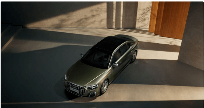 刘德华和奥迪a8l展现大格局,从坚持重塑到坚持以支持,为年轻人助力